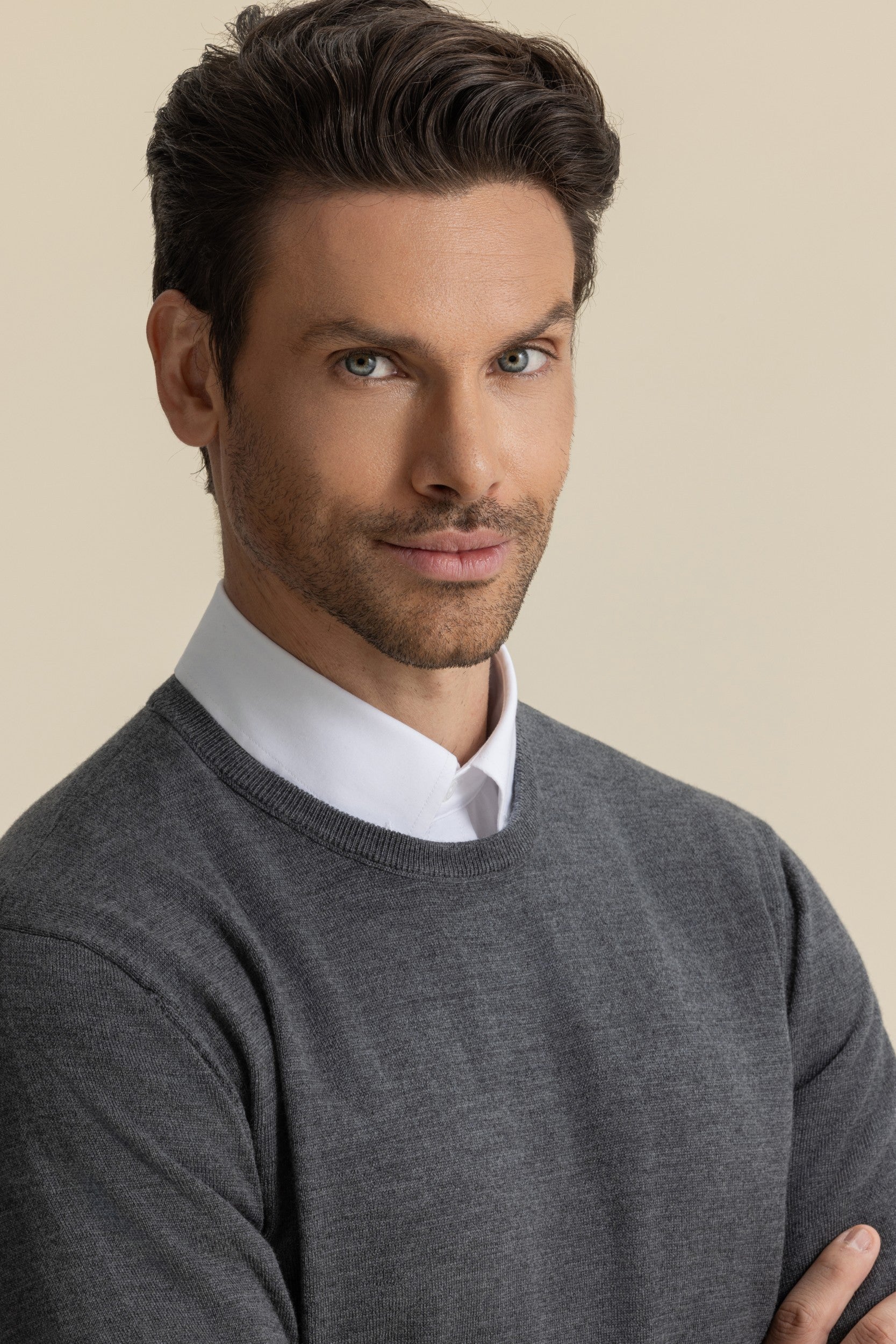 MERINO CREW KNIT DARK GREY